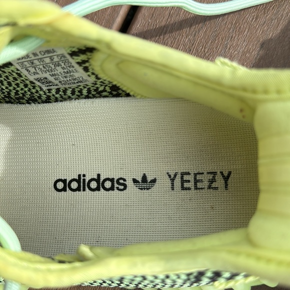 Authentic Yeezy Boost 350 size: US 8 - Picture 5 of 8